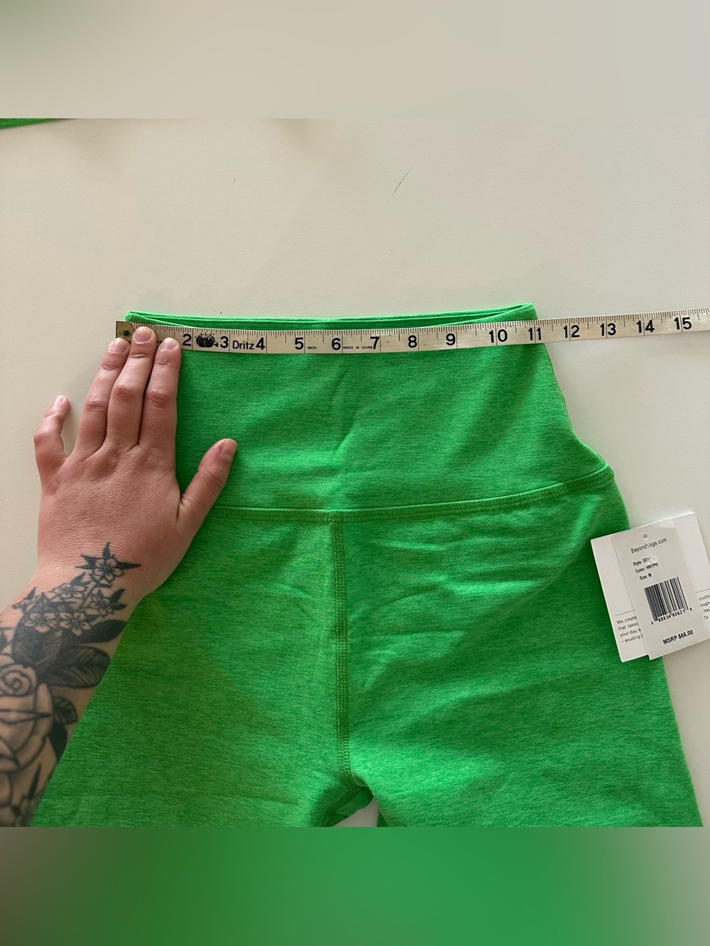 NEW Beyond Yoga Spacedye Lost Your Mind One Shoulder Shorts Set Green M Biker - Picture 5 of 8